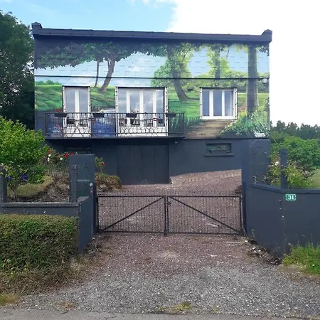 Maison Charmante A Avec Jardin Cloture. Holiday home