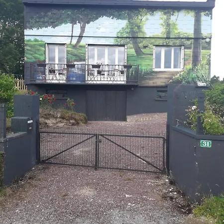 Maison Charmante A Avec Jardin Cloture. *