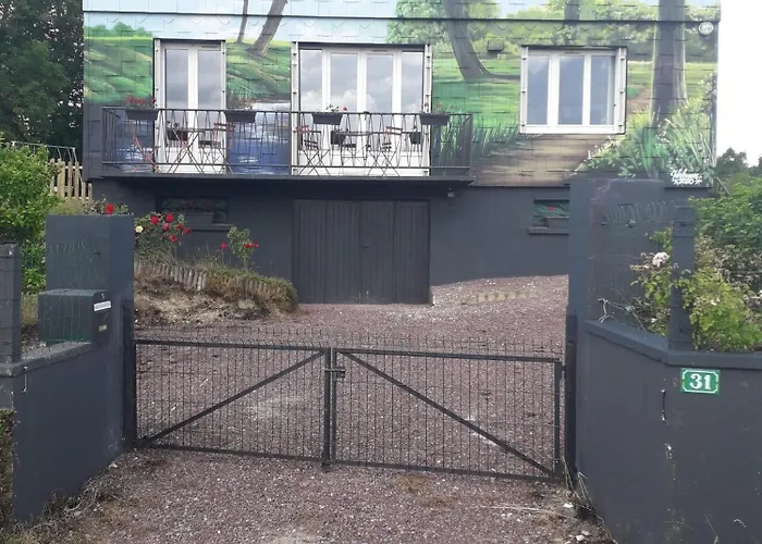 Maison Charmante A Avec Jardin Cloture. *