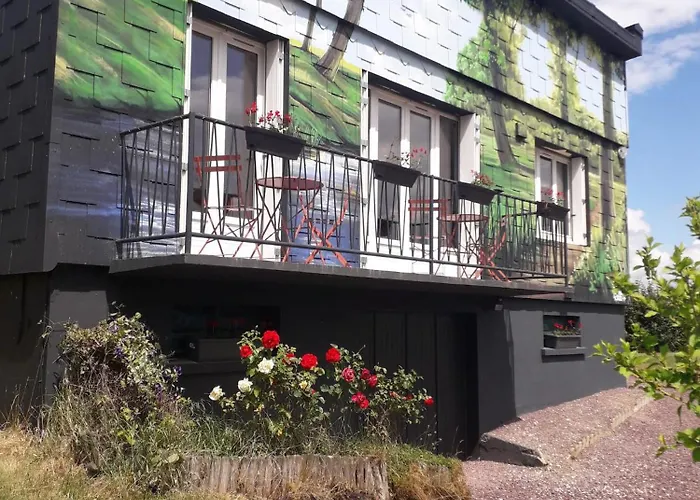 Maison Charmante A Avec Jardin Cloture.